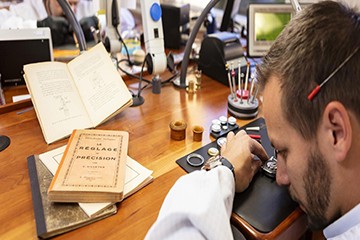 青岛劳力士表官方售后维修在哪